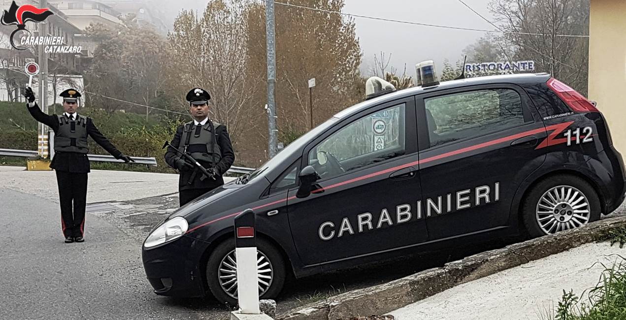 Prelevavano materiale inerte dal fiume, due arresti a Platania