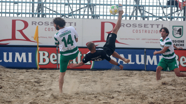 Beach Soccer: Lamezia perde contro Terracina e manca l'accesso a semifinali