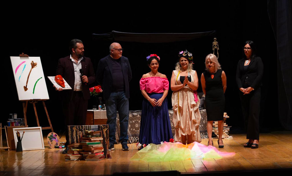Frida-Kahlo_415b9.jpg