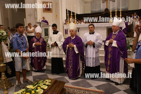 Funerale-Luzzo-2.jpg