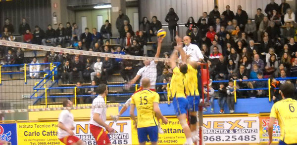 Volley: Fusion Lamezia vince in casa contro i Falchi Salento
