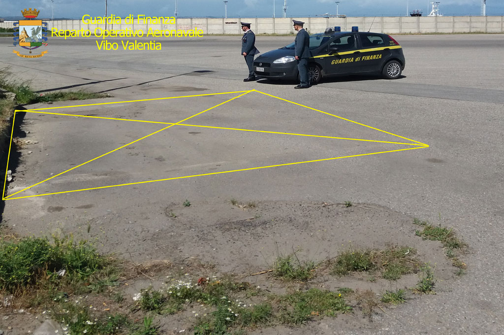 Struttura abusiva blocca lavori pubblici, demolita nel cosentino