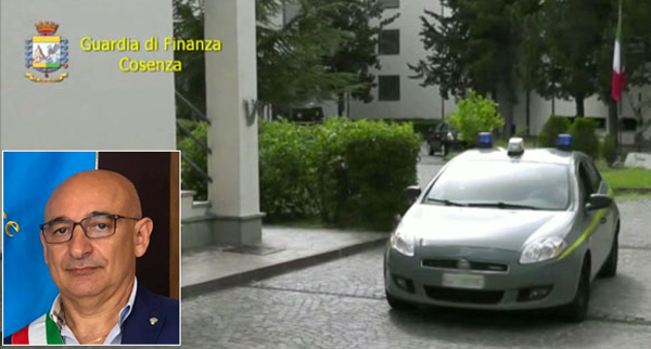Regionali, raccolta firme per presentare lista irregolari: si dimette sindaco di Trebisacce