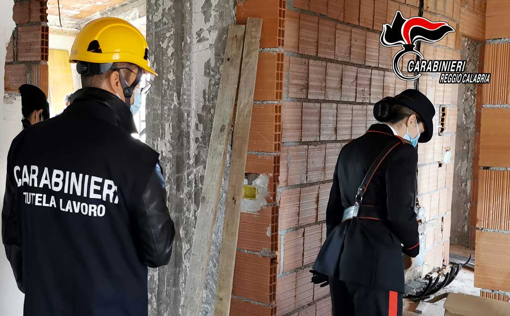 Controlli dei carabinieri in cantieri edili, 17 denunce nel Reggino