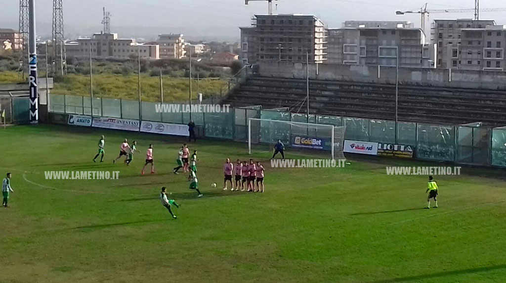 L'Asd Vigor Lamezia 1919 batte 2-0 lo Stignano, ma il distacco dalla vetta non cala