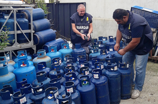 Finanzieri sequestrano 261 bombole Gpl nel vibonese