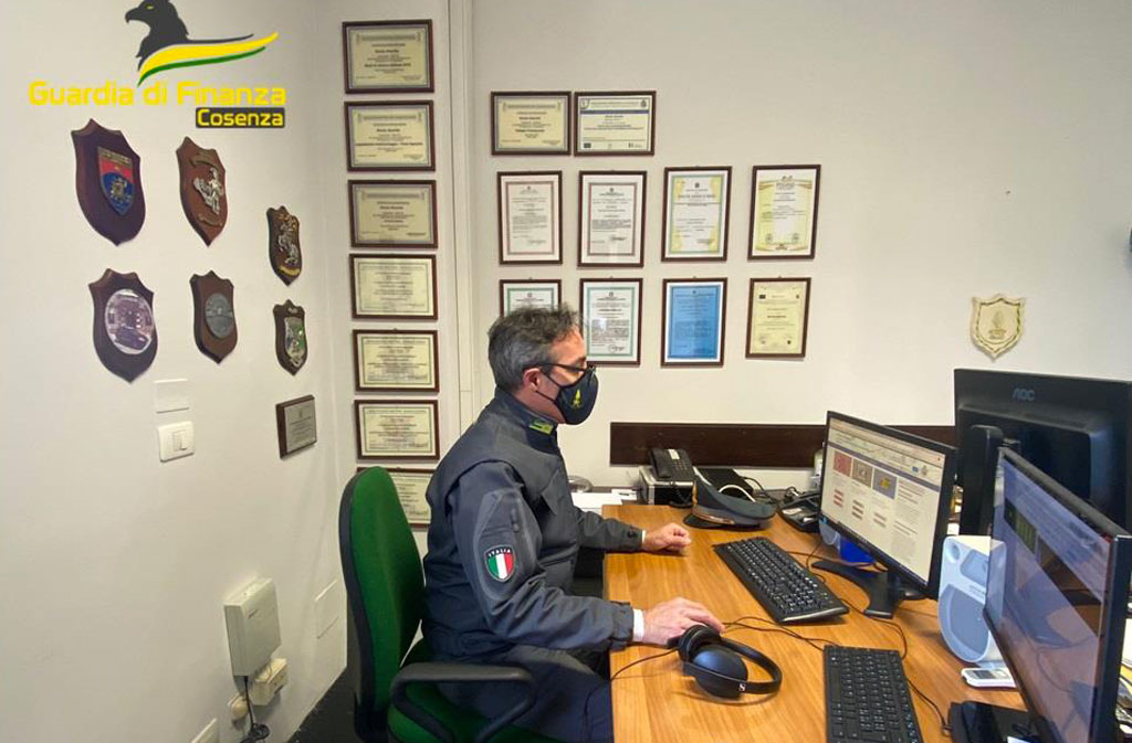 Frode fiscale, sequestro beni per 15 milioni e interdizioni per due società nel Cosentino - VIDEO