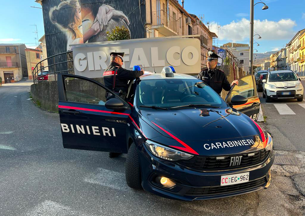 Spacciava nonostante fosse agli arresti domiciliari, arrestata 31enne a Girifalco