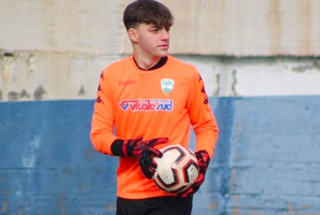 Il giovane portiere Giuseppe De Sensi dell’Asd Calcio Lamezia convocato a Coverciano