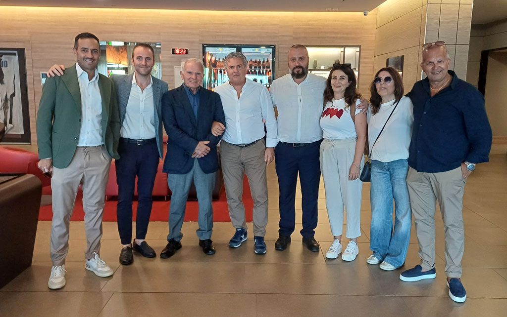 Gli-esponenti-di-Lamezia-Domani-presenti-allincontro_c7720.jpg