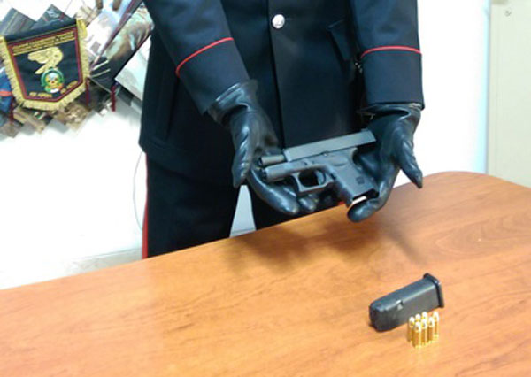 Controlli carabinieri a Crotone, 5 arresti