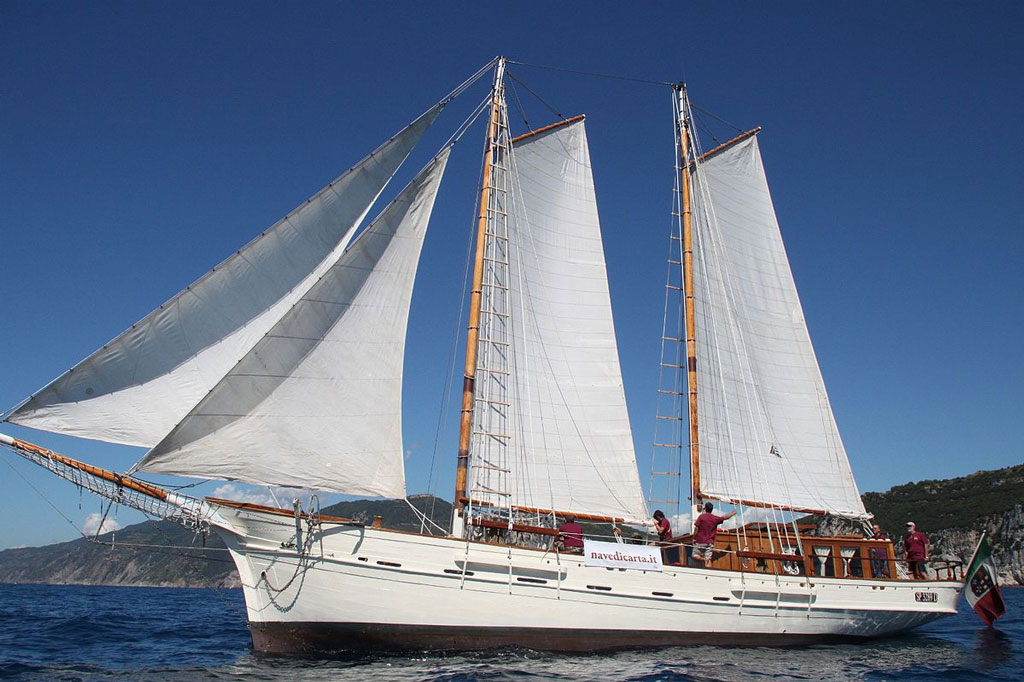 Museo Navigante, la goletta Oloferne sbarca a Crotone
