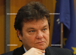 Grandinetti: “Meno male che c'è Chirumbolo che pensa alla città”