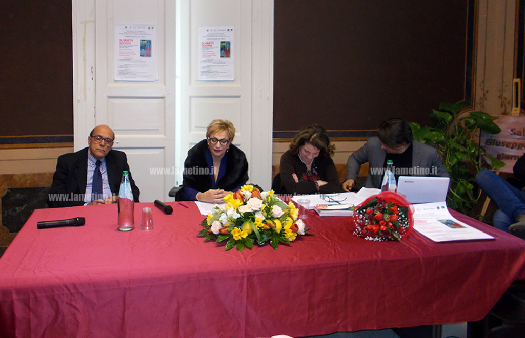 Lamezia, presentato a palazzo Nicotera "Il vento scorre": il valore terapeutico della letteratura