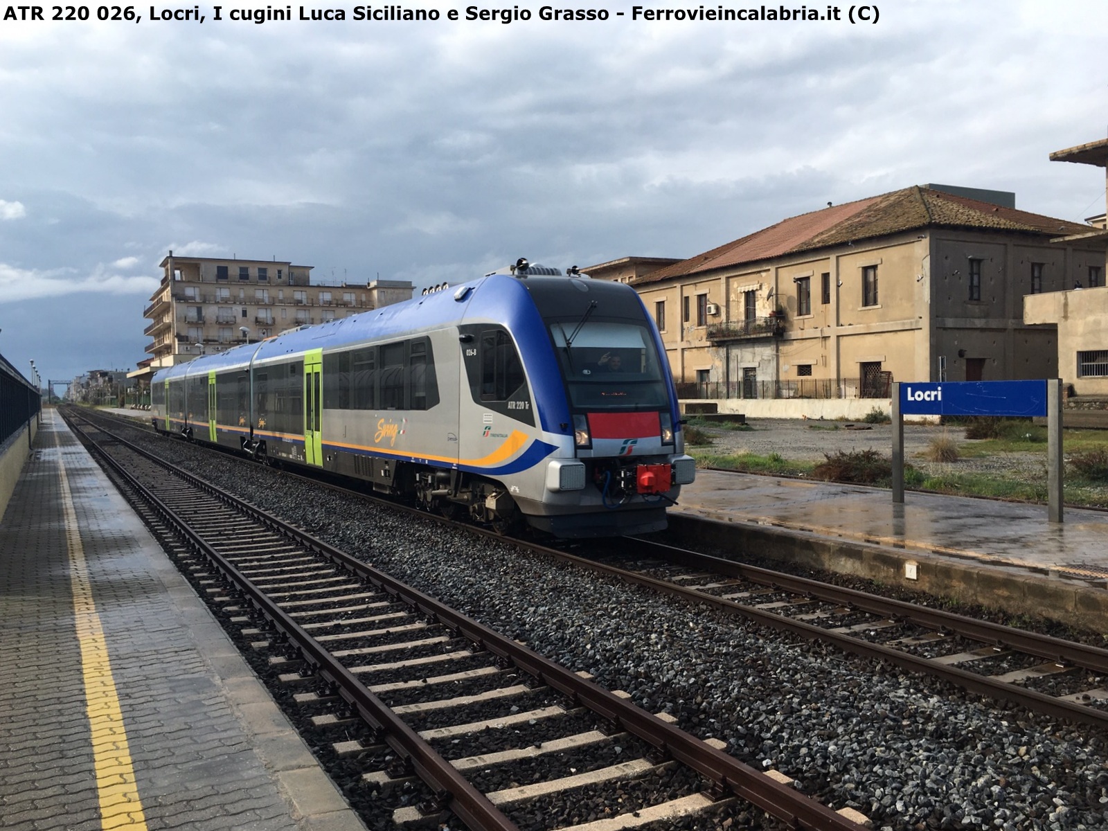 Ferrovie della Calabria: il primo transito dell’ATR 220 sulla jonica