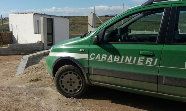Sequestrata area per parcheggio realizzata abusivamente a Isola Capo Rizzuto