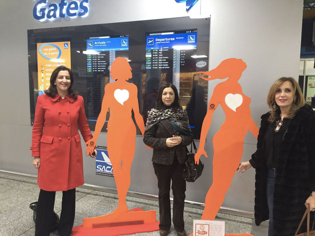 Lamezia: sagome arancioni in aeroporto, anche la Sacal aderisce a iniziativa Soroptimist Club contro violenza sulle donne