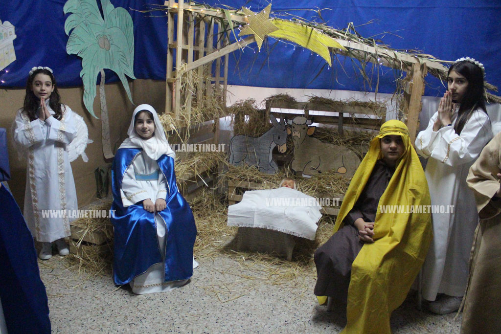 Lamezia, il presepe vivente dei bambini dell’Istituto "Nicotera" per rivivere lo spirito del Natale