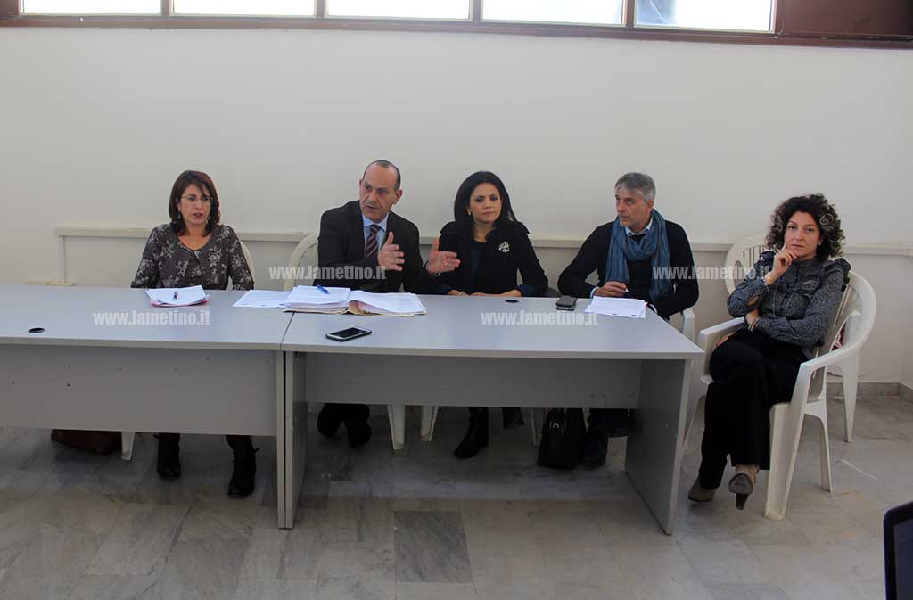 IMG_0929foto-conferenza-sindacati-dirigenti-1-291.jpg