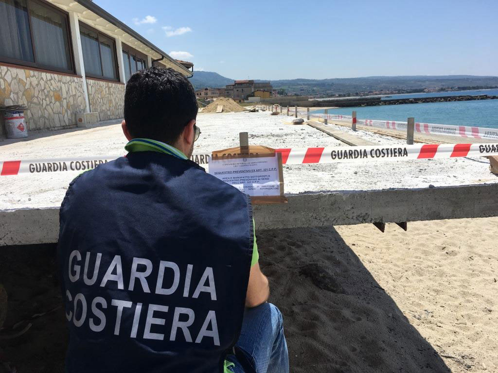 Sequestrata parte stabilimento balneare a Vibo marina