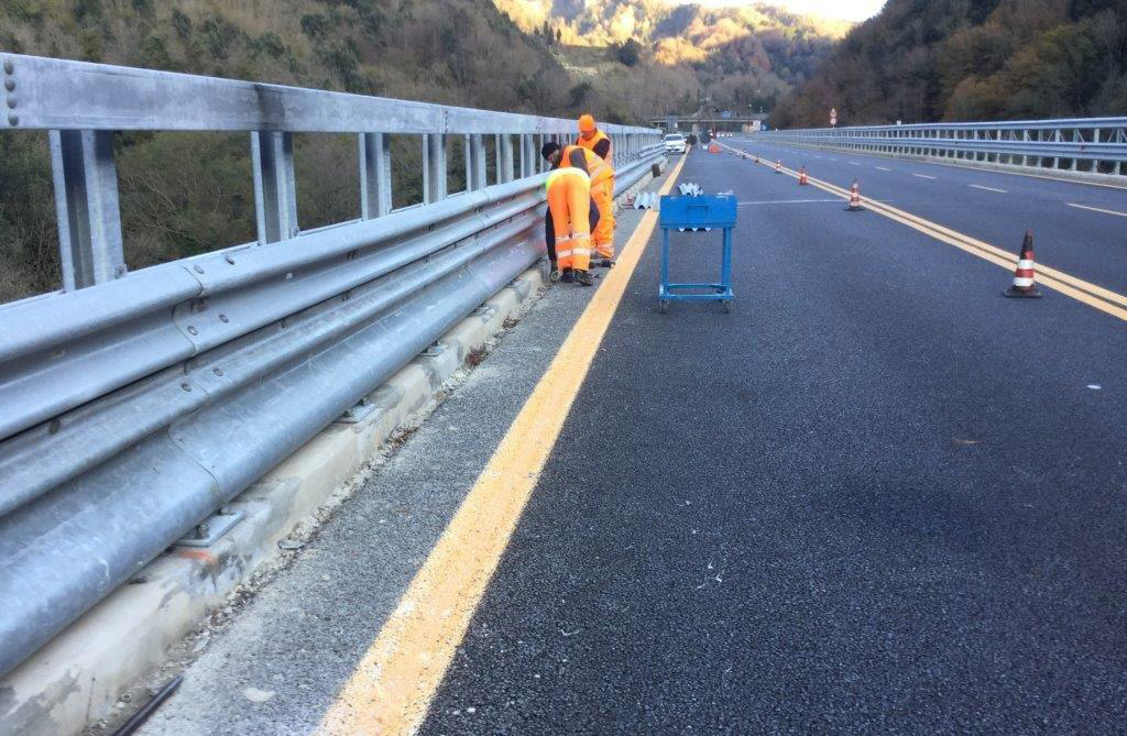 Proseguono installazioni barriere #salvamotociclisti nel reggino