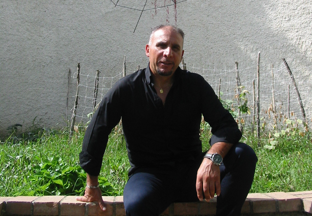 Il campione mondiale di Mountain Bike Luigi Bevacqua visita spazio museale “Il Giardino delle Arti” a Catanzaro