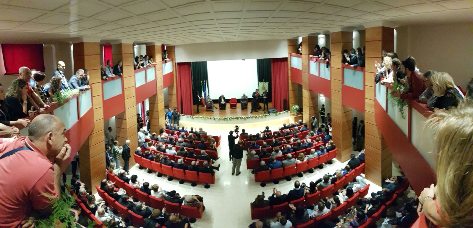 Inaugurato nuovo teatro comunale di Aiello Calabro