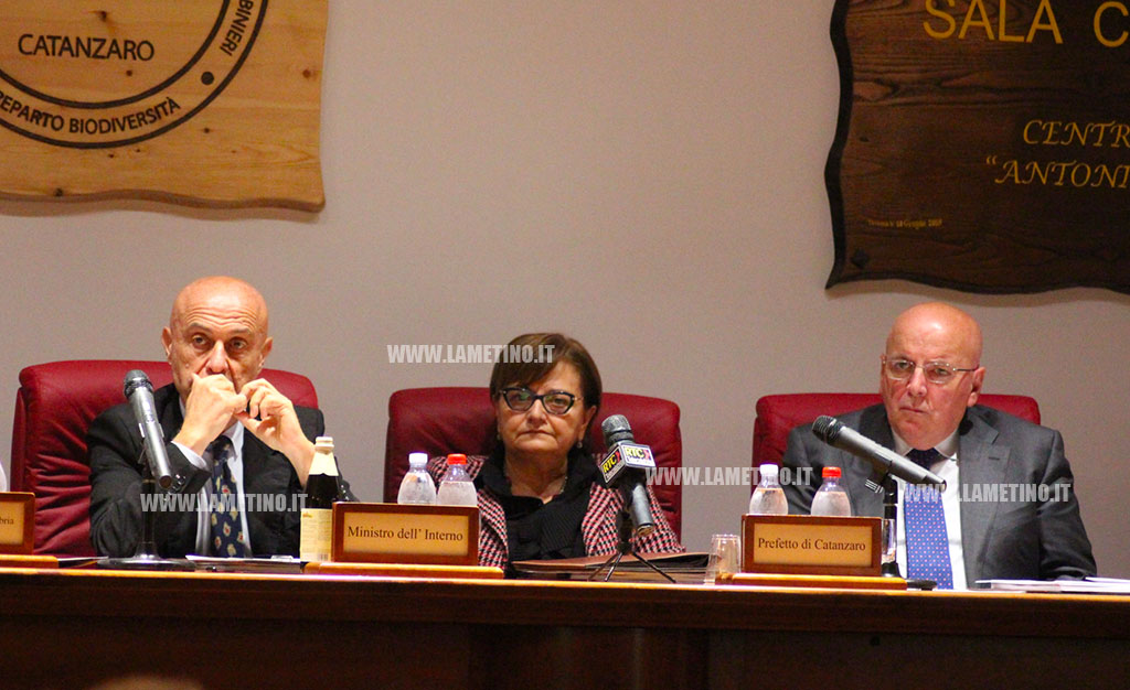 Minniti a Taverna per Protocollo d'intesa su Sprar: "Bilanciare i diritti di chi è accolto e di chi accoglie" - VIDEO