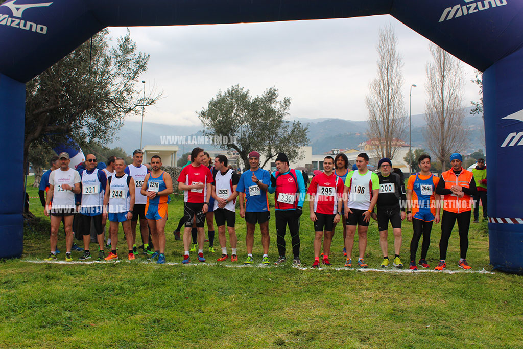 Lamezia, sotto la pioggia partiti i campionati regionali individuali di cross al parco Impastato - VIDEO