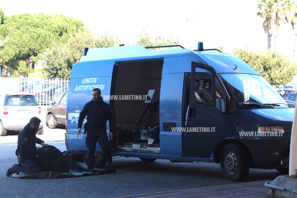Allarme bomba all’aeroporto di Lamezia Terme