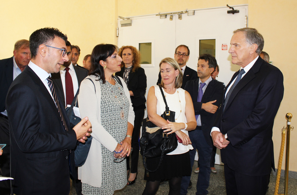 Ambasciatore Usa in visita al Consiglio regionale: "Commovente vedere scultura dedicata a Nicholas Green" 