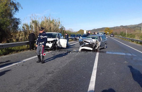Incidente mortale sulla SS106 Ionica, 69enne perde la vita