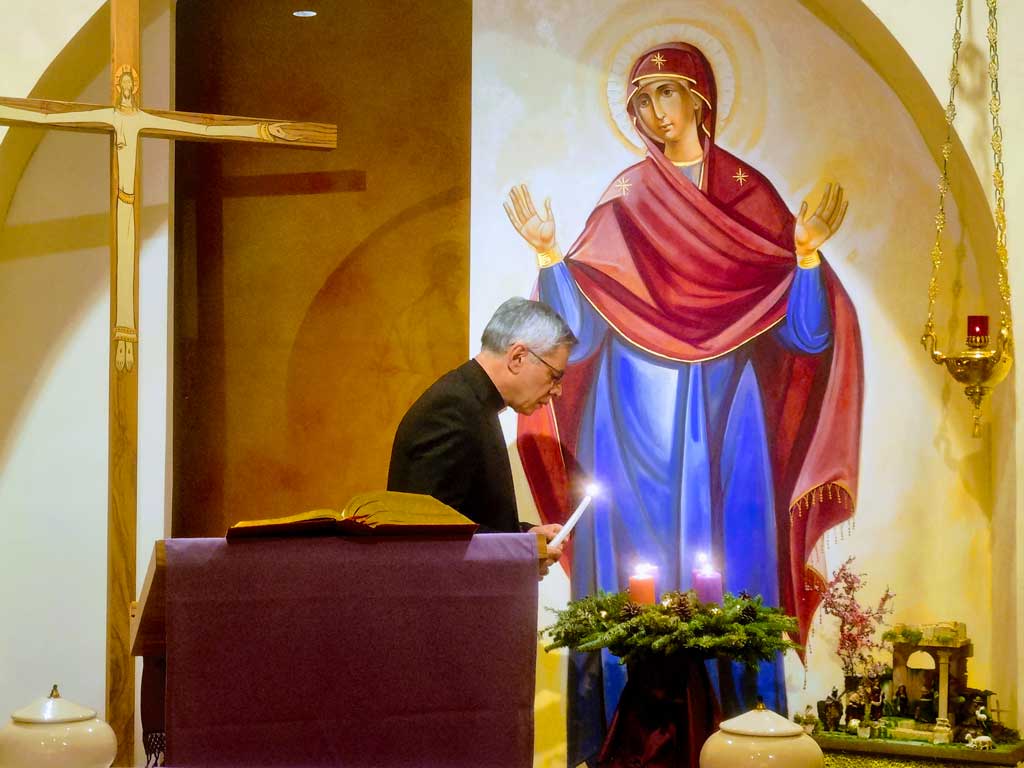 Lamezia, il vescovo accende la quarta candela d'Avvento: “Come Maria mettiamoci a servizio degli altri”