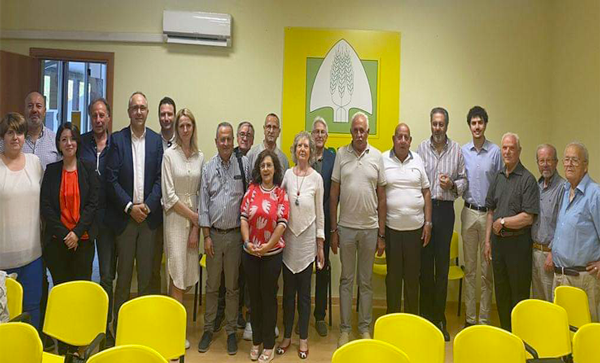 Il-gruppo-dirigente-di-Federpensionati-Calabria-con-al-centro-Elvira-Leuzzi_72b9b.png