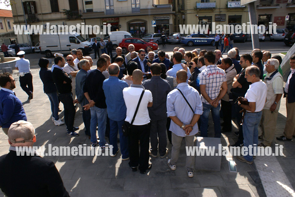 Inaugurazione-di-una-parte-piazza-Mazzini-ott-2013-8.jpg