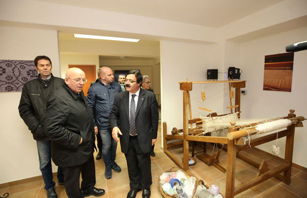 Oliverio inaugura a Bova il restyling dell’ex Ospedaletto dei poveri del 1700 e il “Borgo dei mestieri”