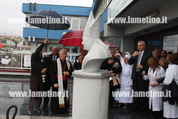 Inaugurazione2-busto-Giovanni-Paolo-II.jpg