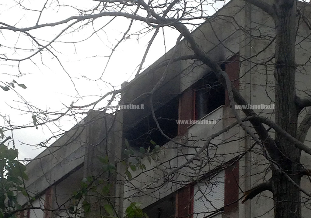 Lamezia, incendio in appartamento delle palazzine Aterp a San Pietro Lametino