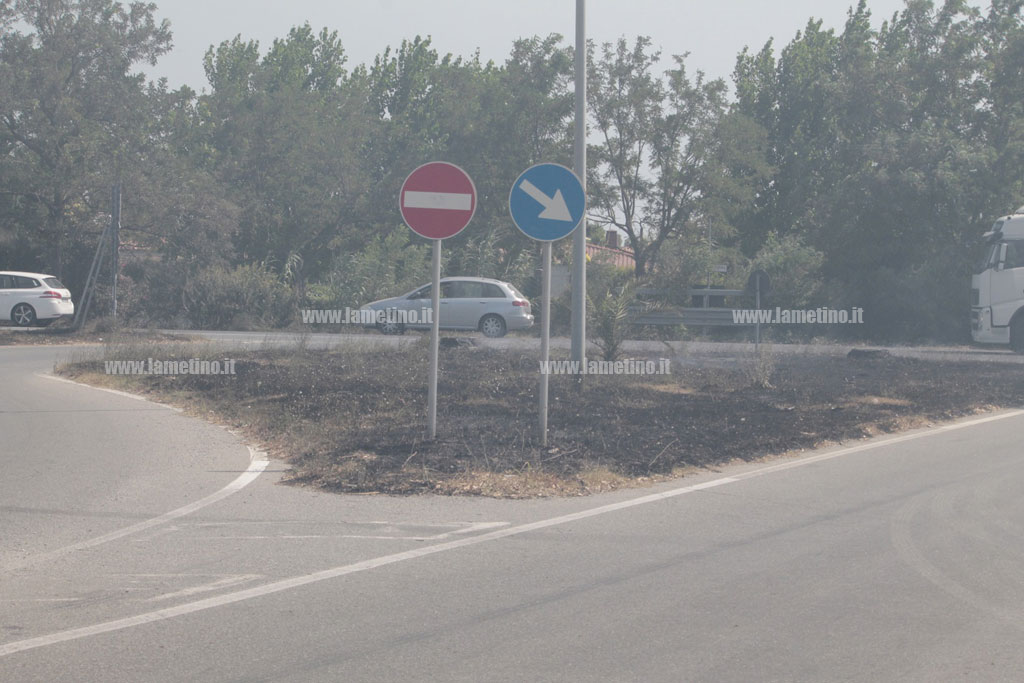 Incendio-Marinella_30-giugno_2.jpg
