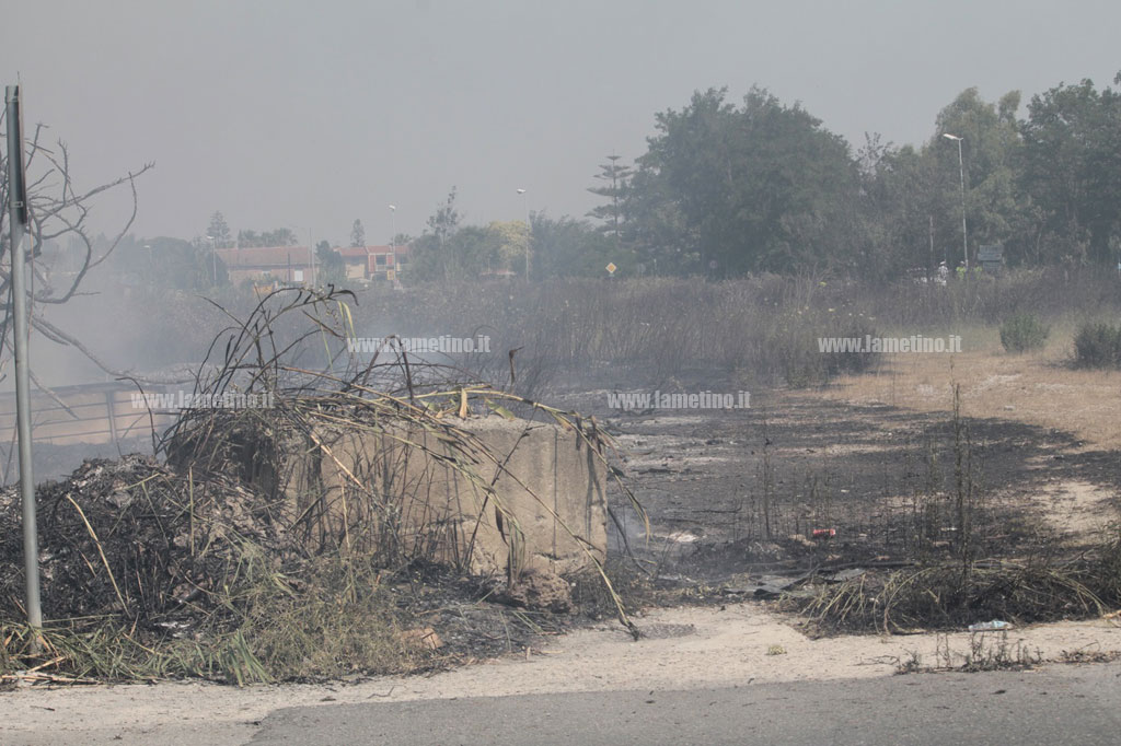 Incendio-Marinella_30-giugno_3.jpg
