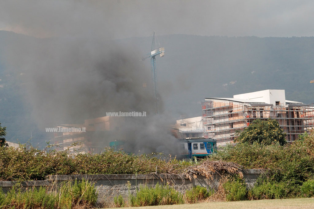 Lamezia: sindaco Mascaro presenta denuncia dopo fumi a Scordovillo