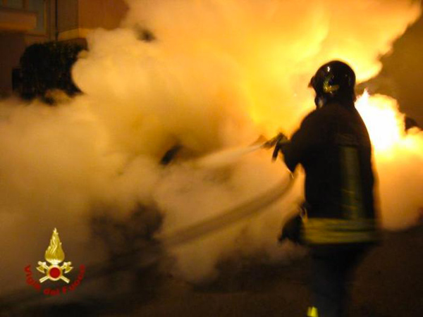 Calabria: Intimidazione a Sindaco di Benestare, incendiata auto padre