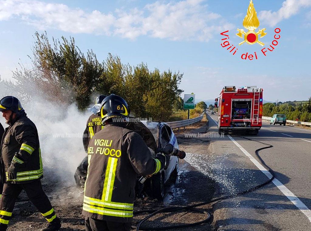 Incendio-auto-simeri_2.jpg