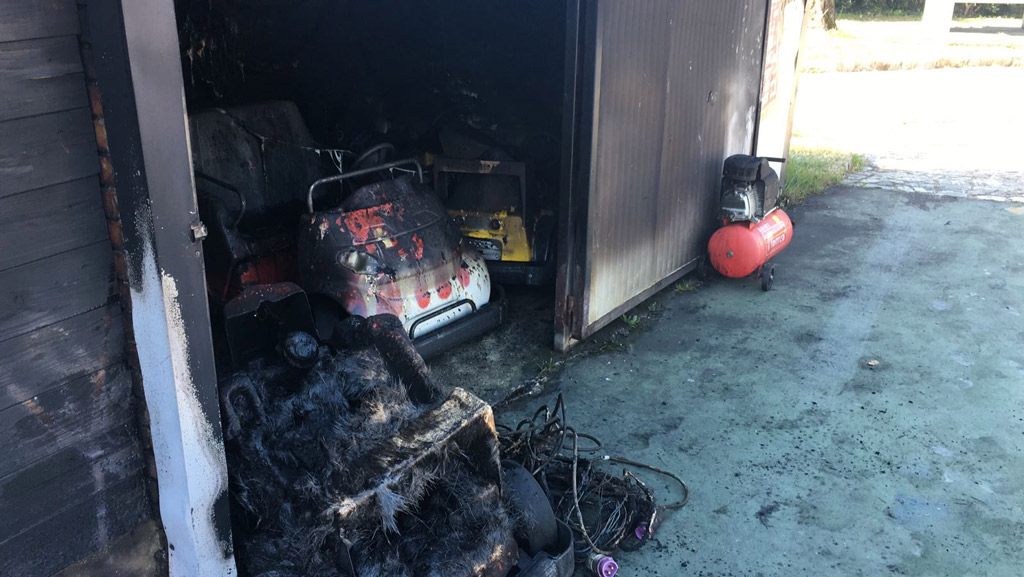 Incendio al Parco della Biodiversità di Catanzaro, distrutte macchinine giostre