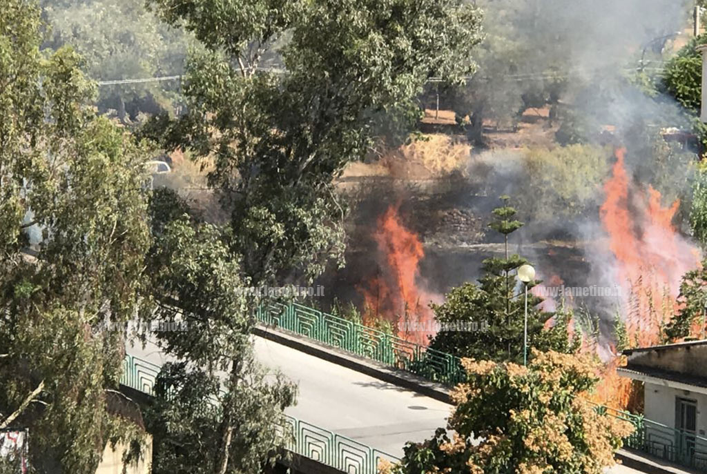 Incendio-fiume-2.jpg
