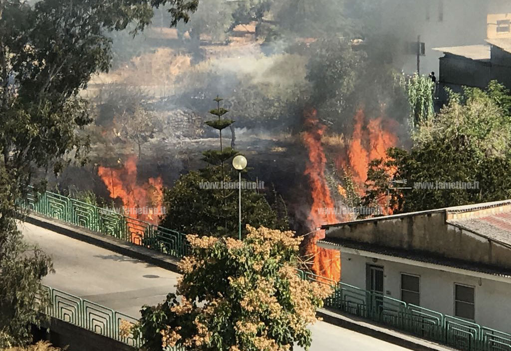 Incendio-fiume-3.jpg