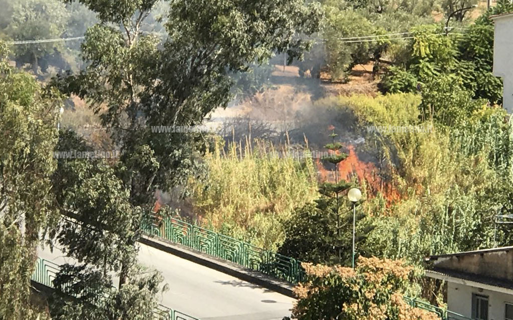 Incendio-fiume-4.jpg
