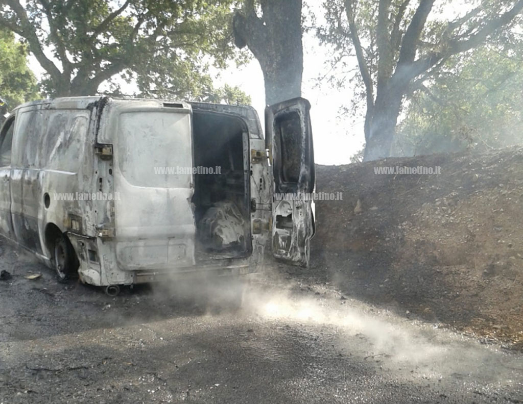 Incendio-furgone_acquadauzano_10-settembre-2018.jpg