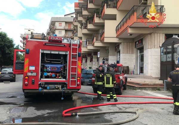 Incendio in ristorante a Soverato, intervengono vigili del fuoco