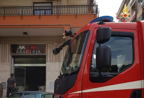 Incendio-locale-soverato_3.jpg